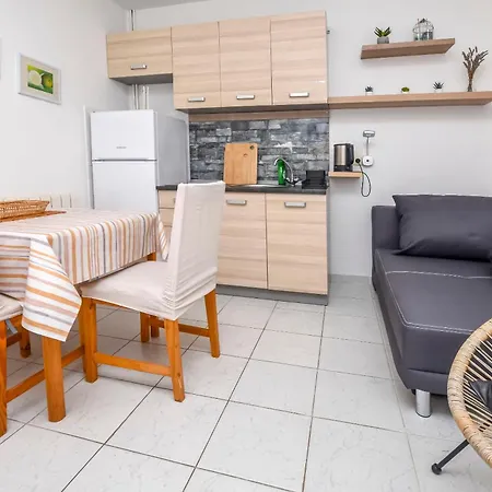 Aldo Apartment *