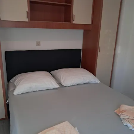 Apartment Aldo Primosten