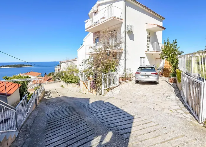 Aldo Apartment Primosten